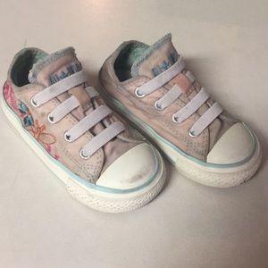 Toddler girl converse